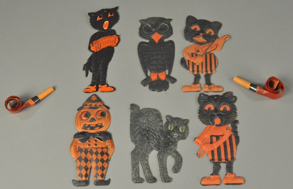 SIX DIE-CUT FIGURES AND TWO NOISE MAKERS (1 of 2)