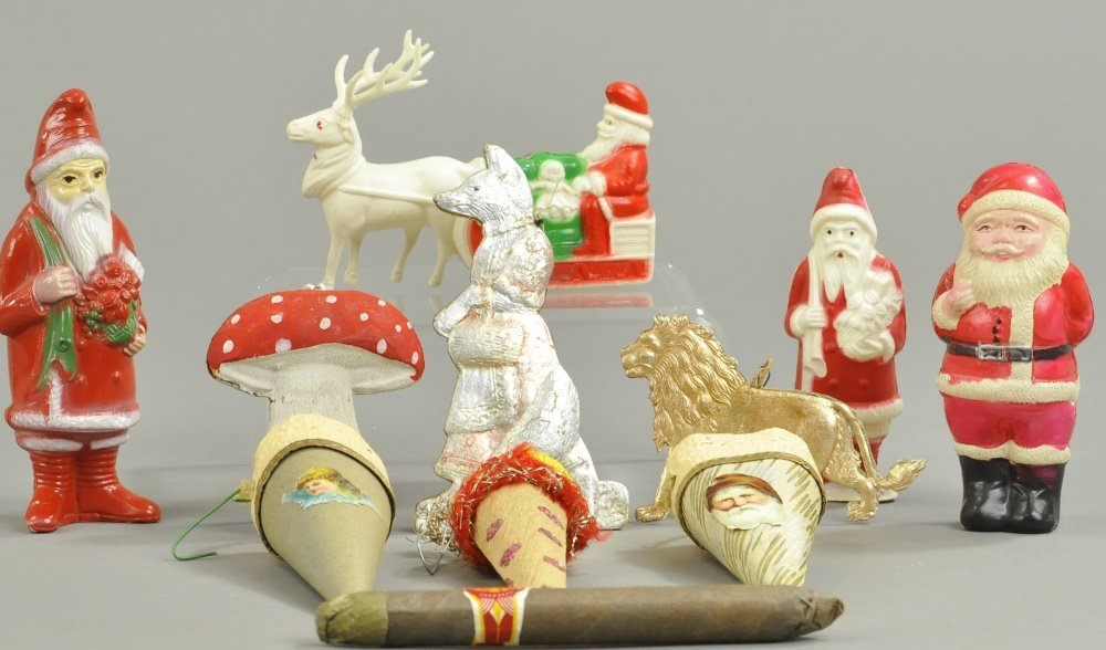 INTERESTING GROUP OF CHRISTMAS COLLECTABLES (1 of 2)