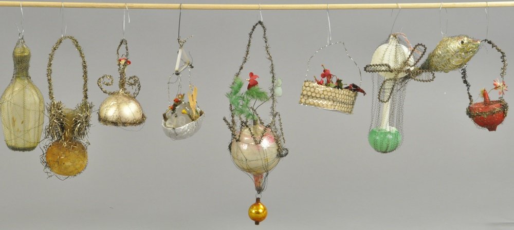 INTERESTING GROUPING OF WIRE WRAP ORNAMENTS (1 of 1)