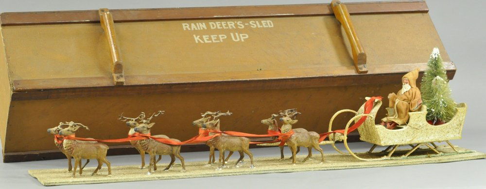 LARGE SANTA CLAUS DISPLAY (1 of 4)