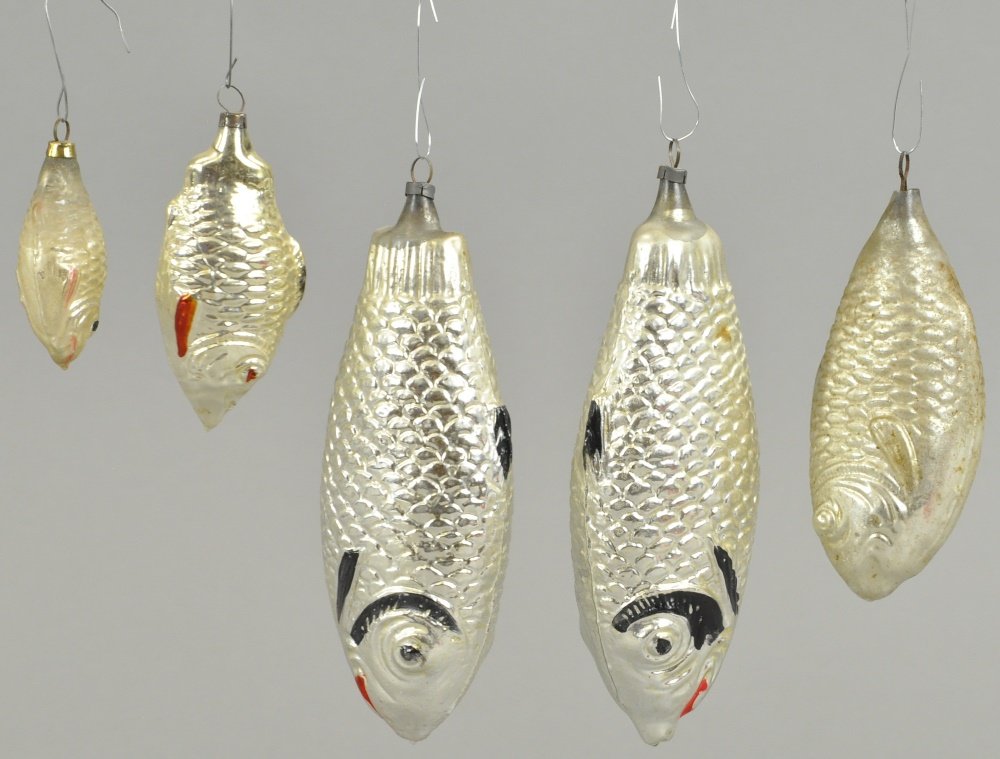 GROUP OF FIVE COLORFUL FISH ORNAMENTS (1 of 1)