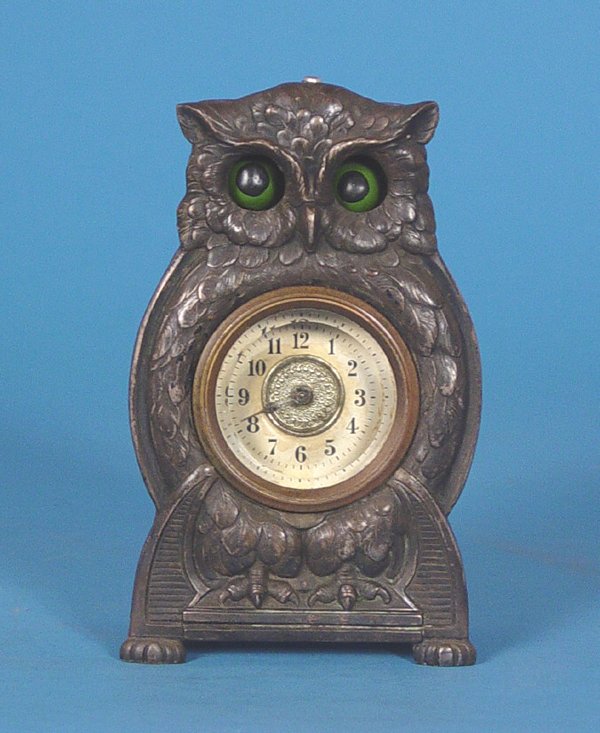 189 Antique Owl Moving Eye Animated Clock