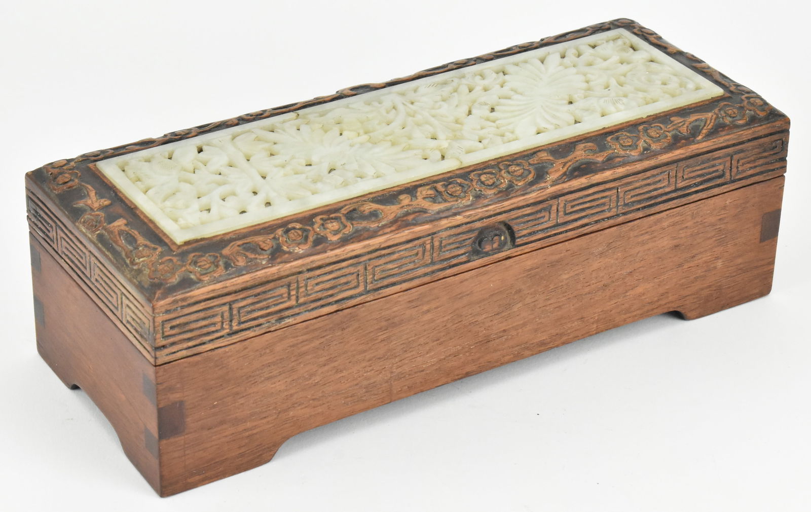 WOODEN BOX WITH SOAPSTONE PLAQUE 20世纪 实木包镶玉盒 (1 of 8)