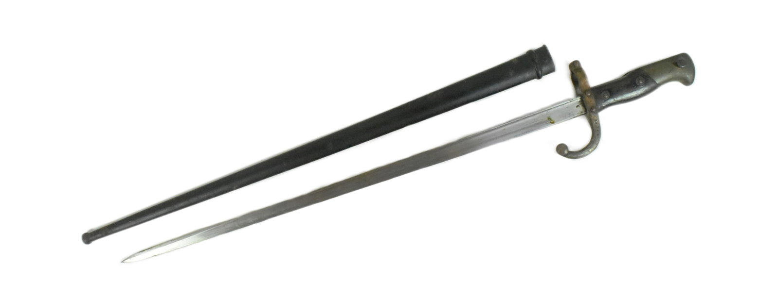 19TH CENTURY FRENCH ME-1874 GRAS RIFLE BAYONET: An original 19th Century French 1874 pattern Gras rifle bayonet. The hilt with brass pommel and wooden grips encasing the tang and secured by rivets. Cross guard with forward facing quillon and muzzle