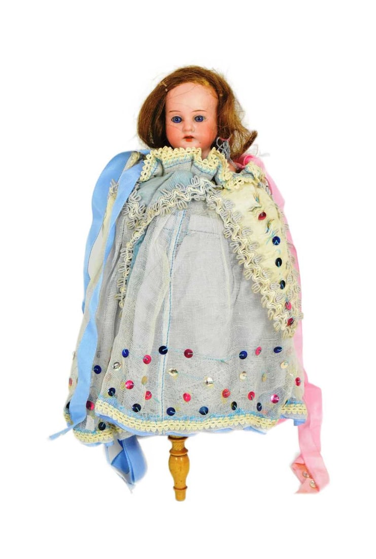 ARMAND MARSEILLE - ANTIQUE MAROTTE MUSICAL DOLL: Armand Marseille - an early 20th century German made musical marotte doll. Maker's marks to back of head 'AM 20/0X DEP'. Bisque head, with blue glass eyes and hand painted features. Original lullaby p