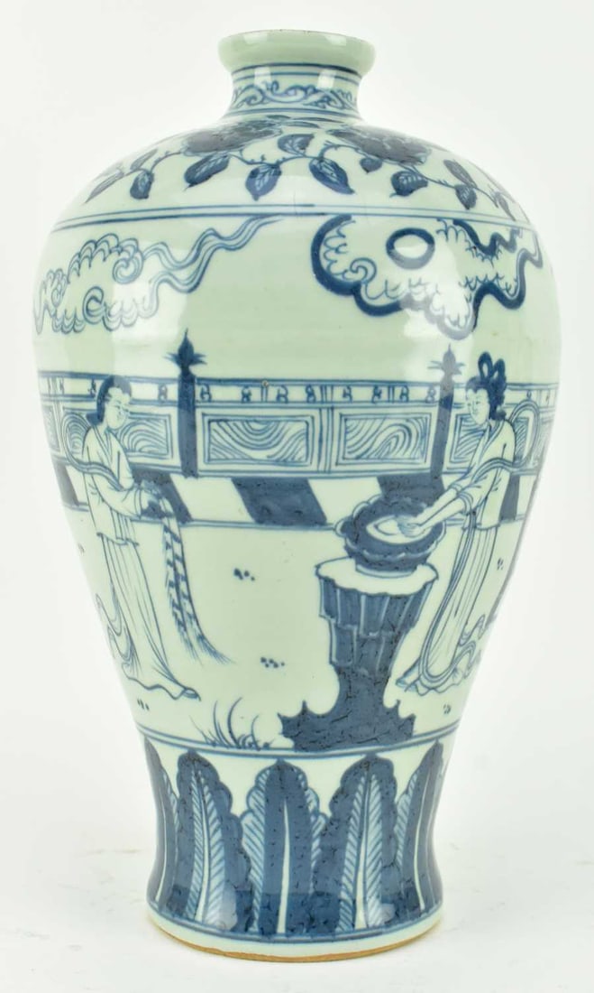 MING BLUE AND WHITE FIGURINE MEIPING VASE 明 青花人物梅瓶 (1 of 9)