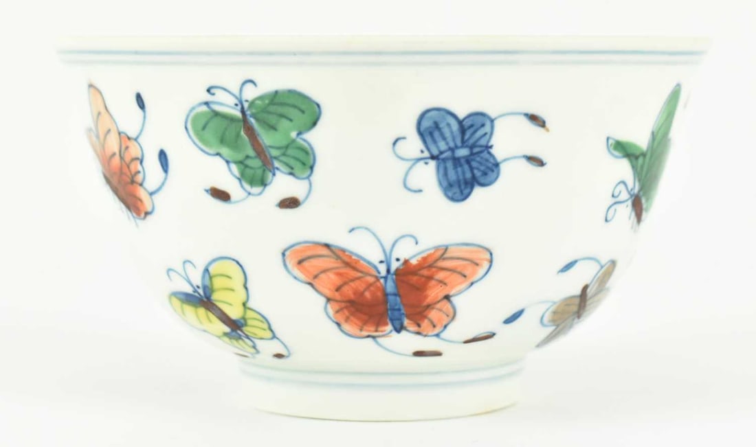 MING CHENGHUA MARK DOUCAI BUTTERFLY TEA BOWL 明成化款斗彩蝴 (1 of 5)