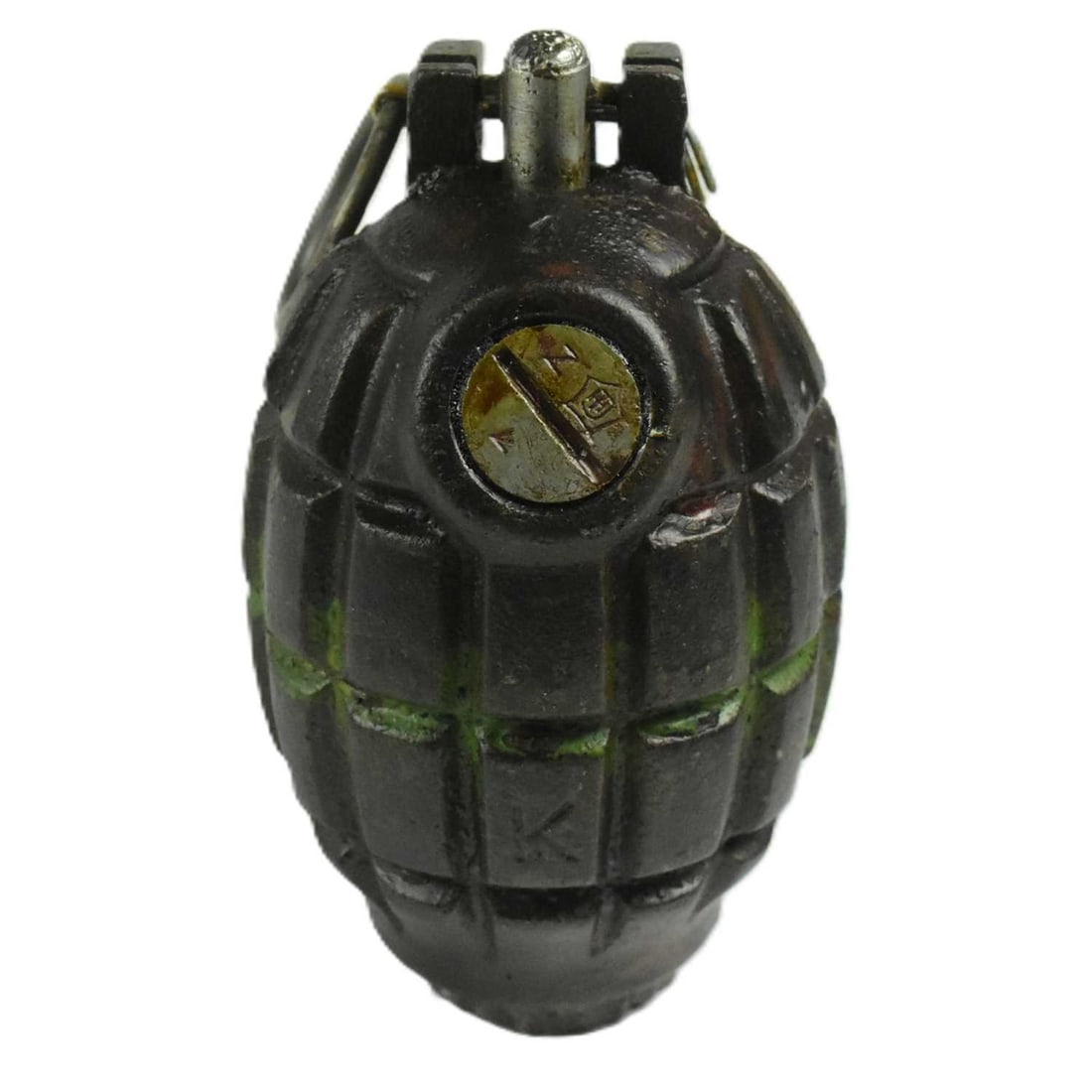 WWI FIRST WORLD WAR BRITISH ARMY NO.5 MKI MILLS BOMB GRENADE: A WWII Second World War British Army INERT No. 36 mills bomb / hand grenade with lever, ring and centre tube. The screw in base plug marked No. 36. Makers mark for K. Kendrick & Sons West Bromwich
