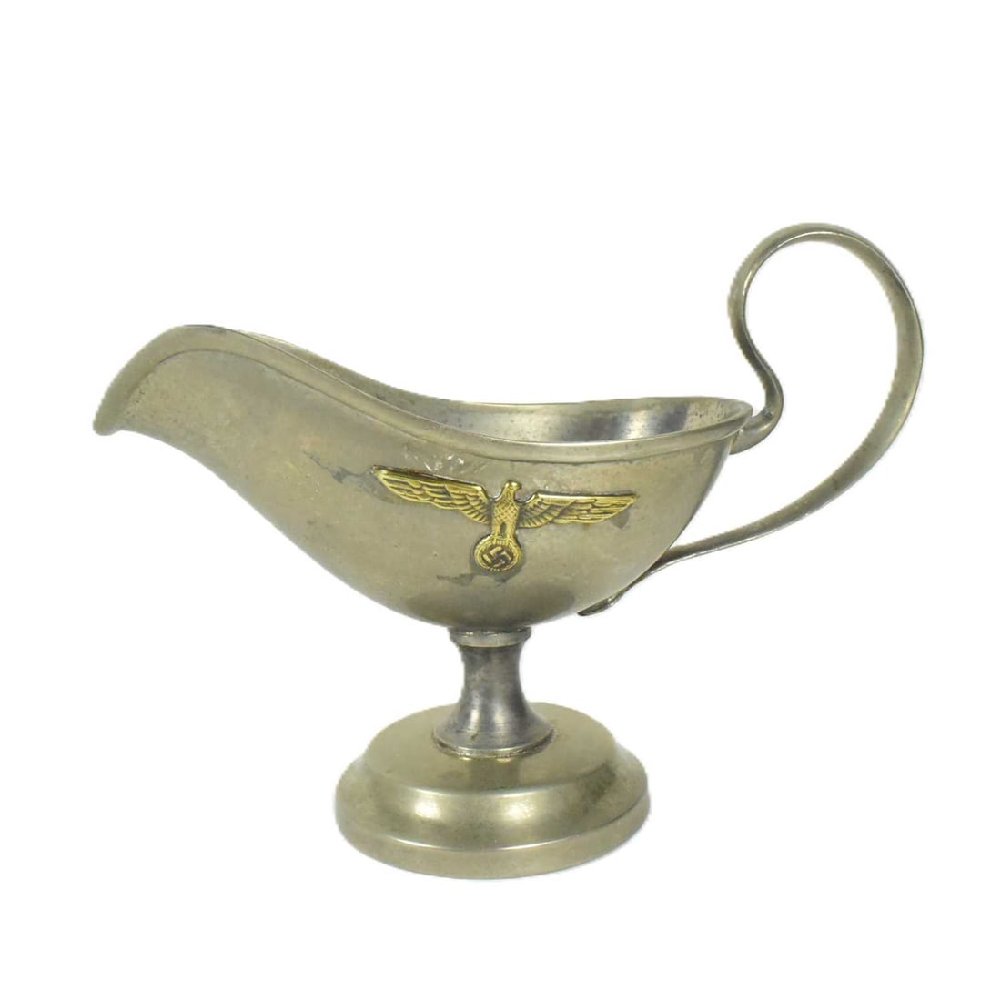 WWII SECOND WORLD WAR GERMAN KRIEGSMARINE GRAVY BOAT: A WWII Second World War Third Reich Nazi German Kriegsmarine gravy boat. Silver plated example with an an applied eagle swastika motif. Measures approx 16x23cm. Due to the nature of some items, buyers