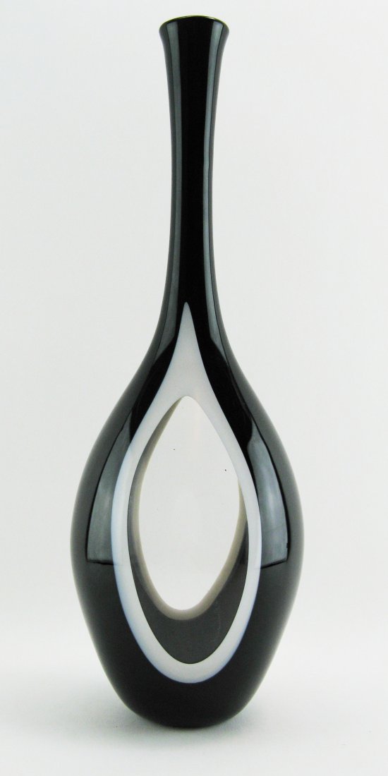 Floris Meydam (1919-2011): Glass, so-called 'windowsill vase'. 250 copies, this is number 74. Made by Leerdam Glass Factory 1976. Height 50 cm.Â
