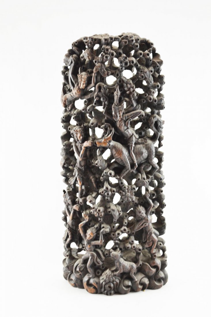 Sculpture: Wood, carved sculpture with Indonesian figures. Balinese, height 47 cm.Â