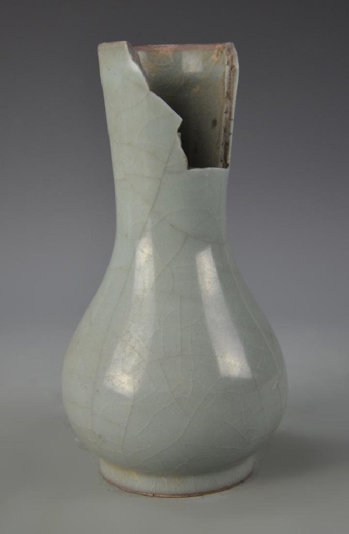 Chinese Lungquan vase (1 of 4)