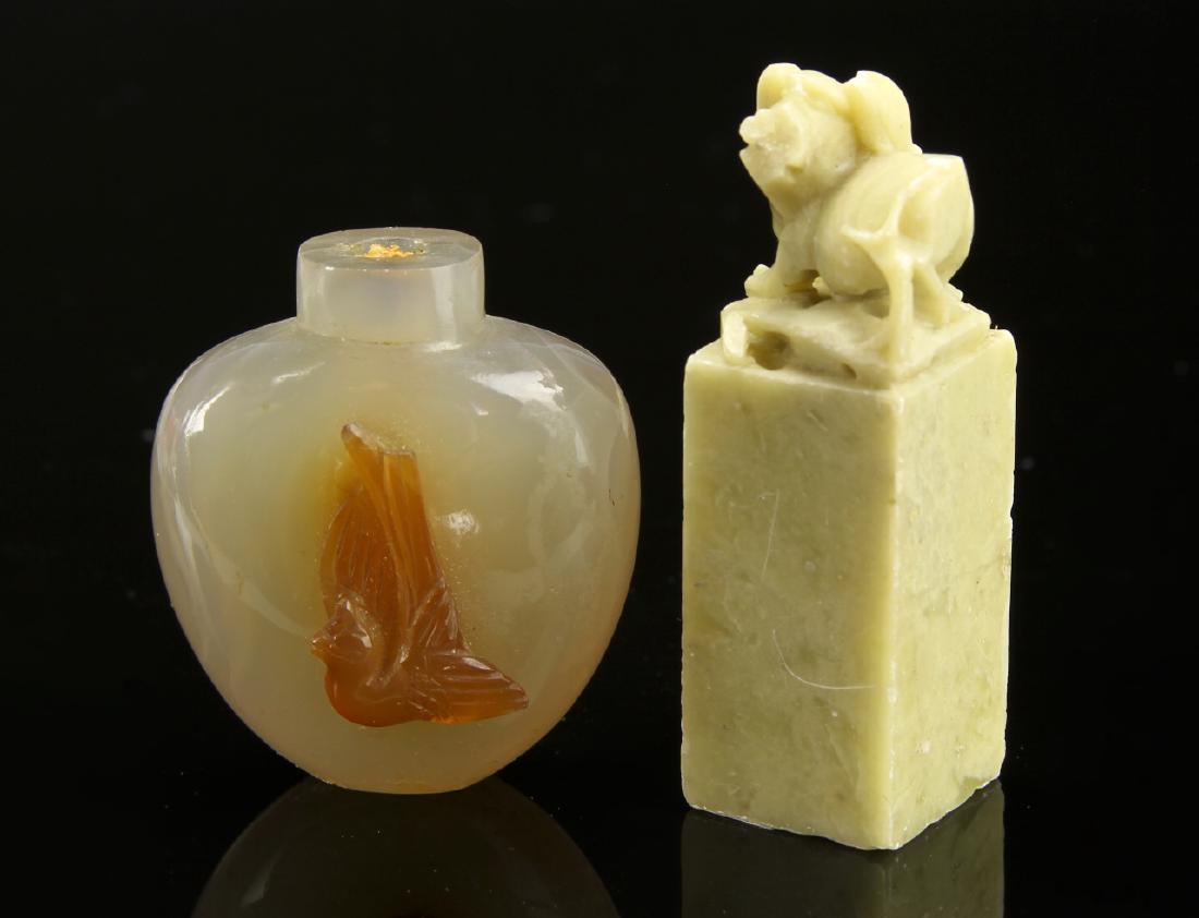 Chinese Agate Snuff Bottle and Soap Stone Seal (1 of 2)