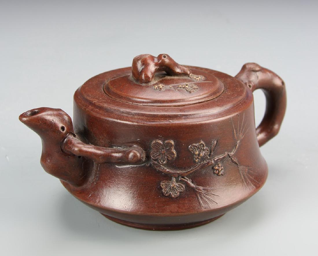 Chinese Yixing Zisha Teapot (1 of 3)