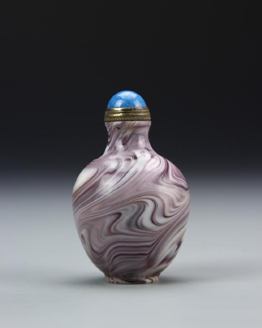 Chinese Agate Snuff Bottle (1 of 3)