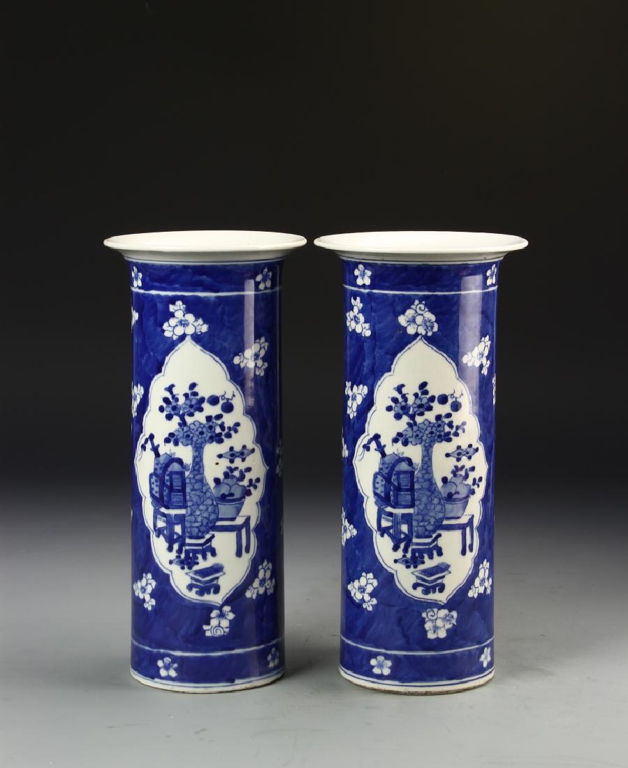 Pair of Chinese Blue and White Vases (1 of 7)