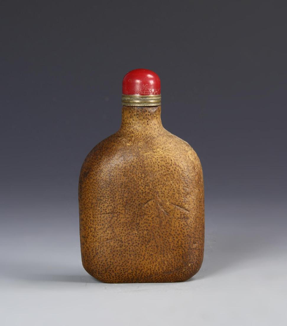 Chinese Wood Snuff Bottle (1 of 4)