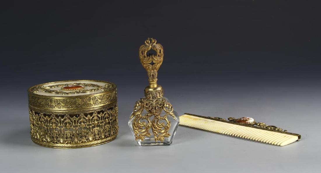 A Group Of Make Up Sets (1 of 1)