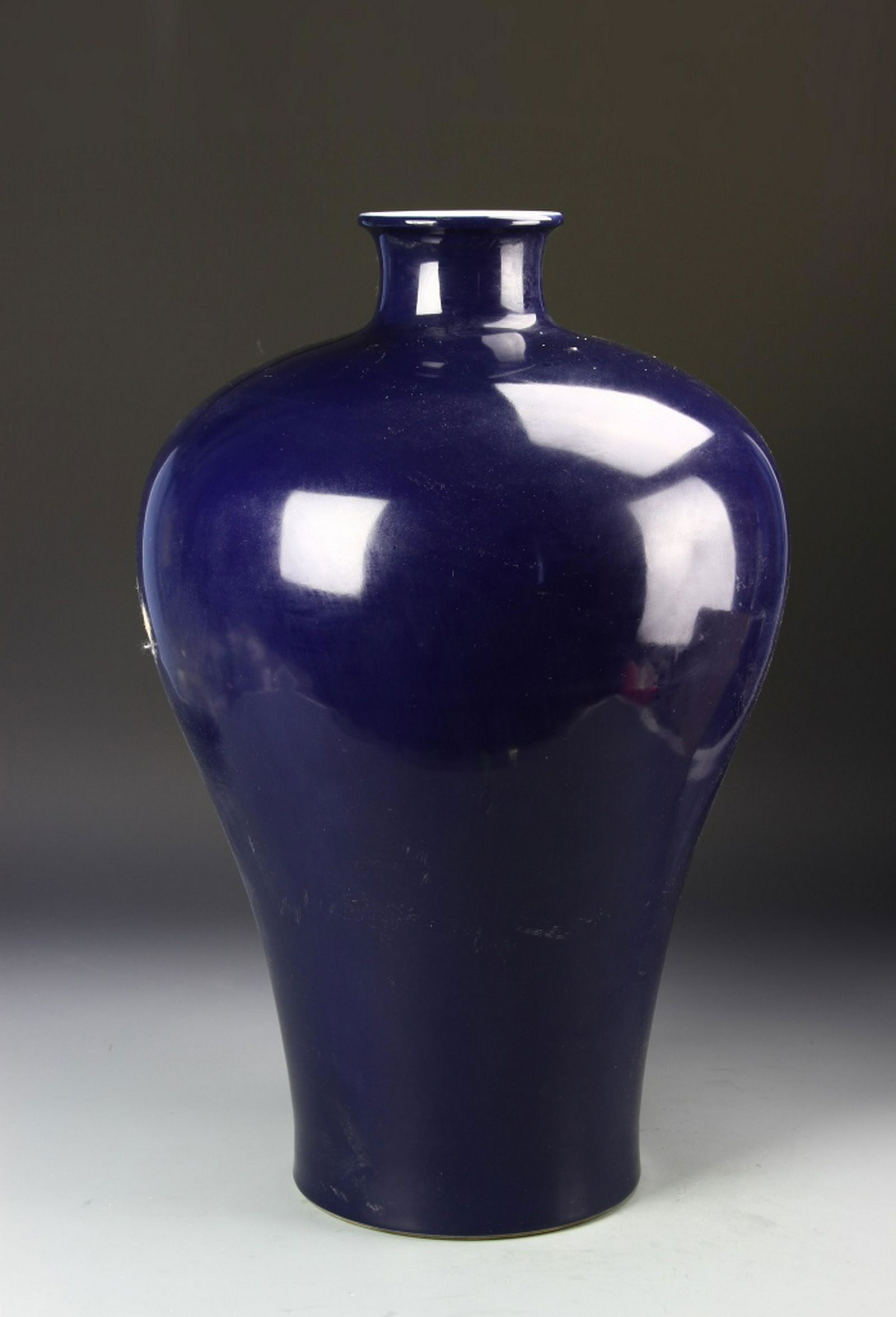 Chinese Blue Meiping Vase (1 of 7)