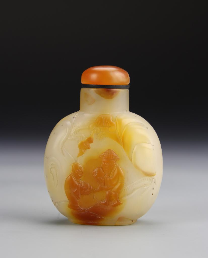 Chinese Agate Snuff Bottle (1 of 3)