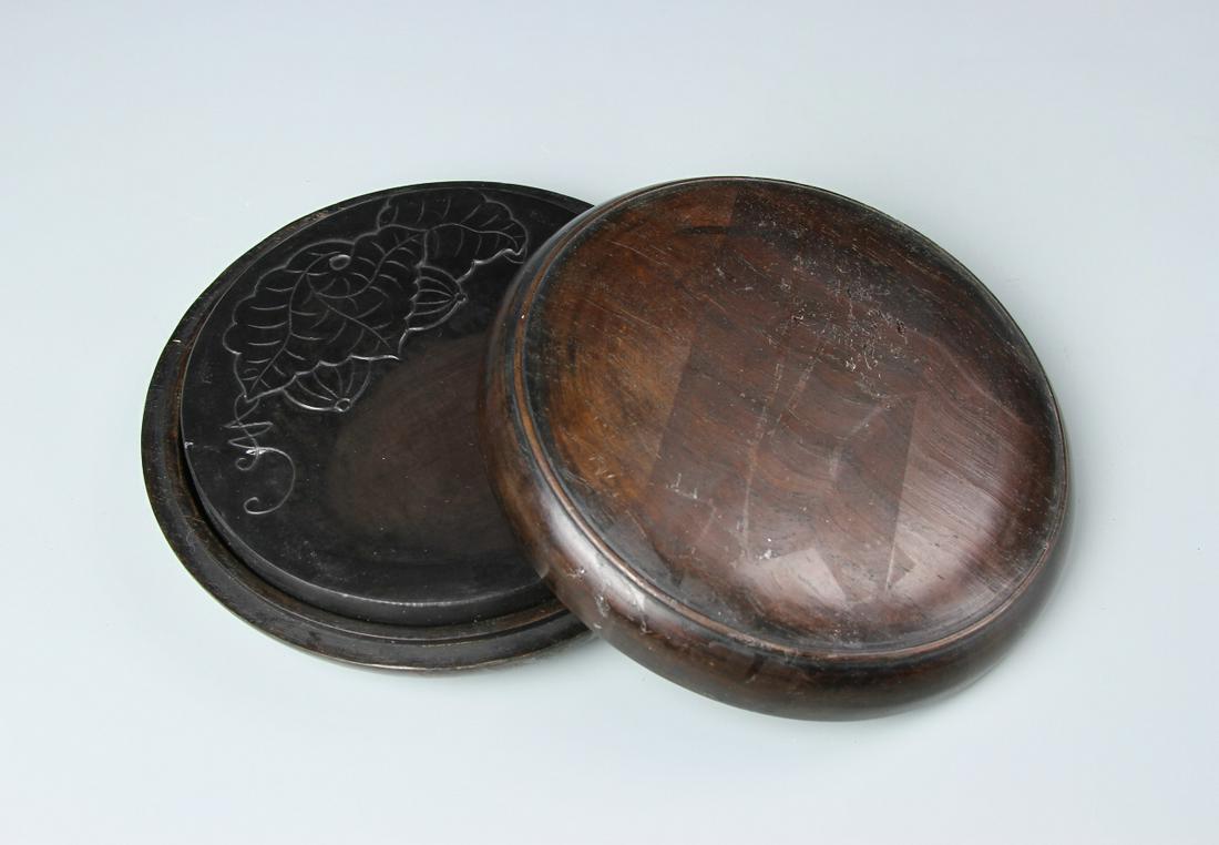 Chinese Round Ink Stone Pad with Wooden Cover (1 of 3)