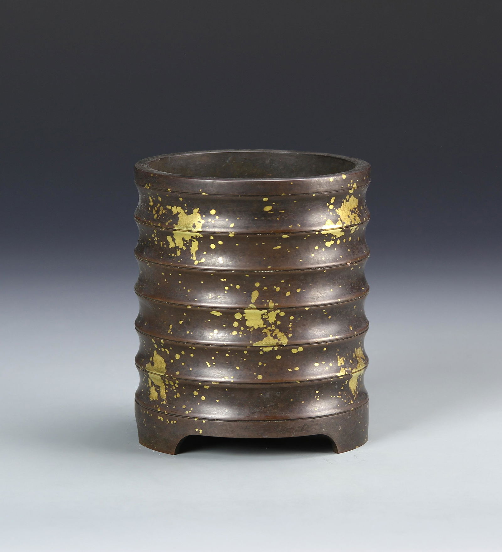 Chinese Bronze Brush Pot (1 of 6)
