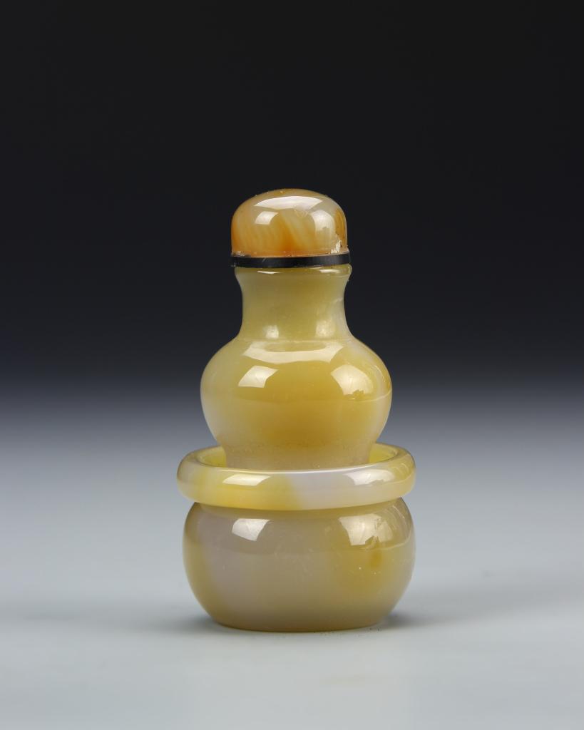 Chinese Agate Snuff Bottle (1 of 3)