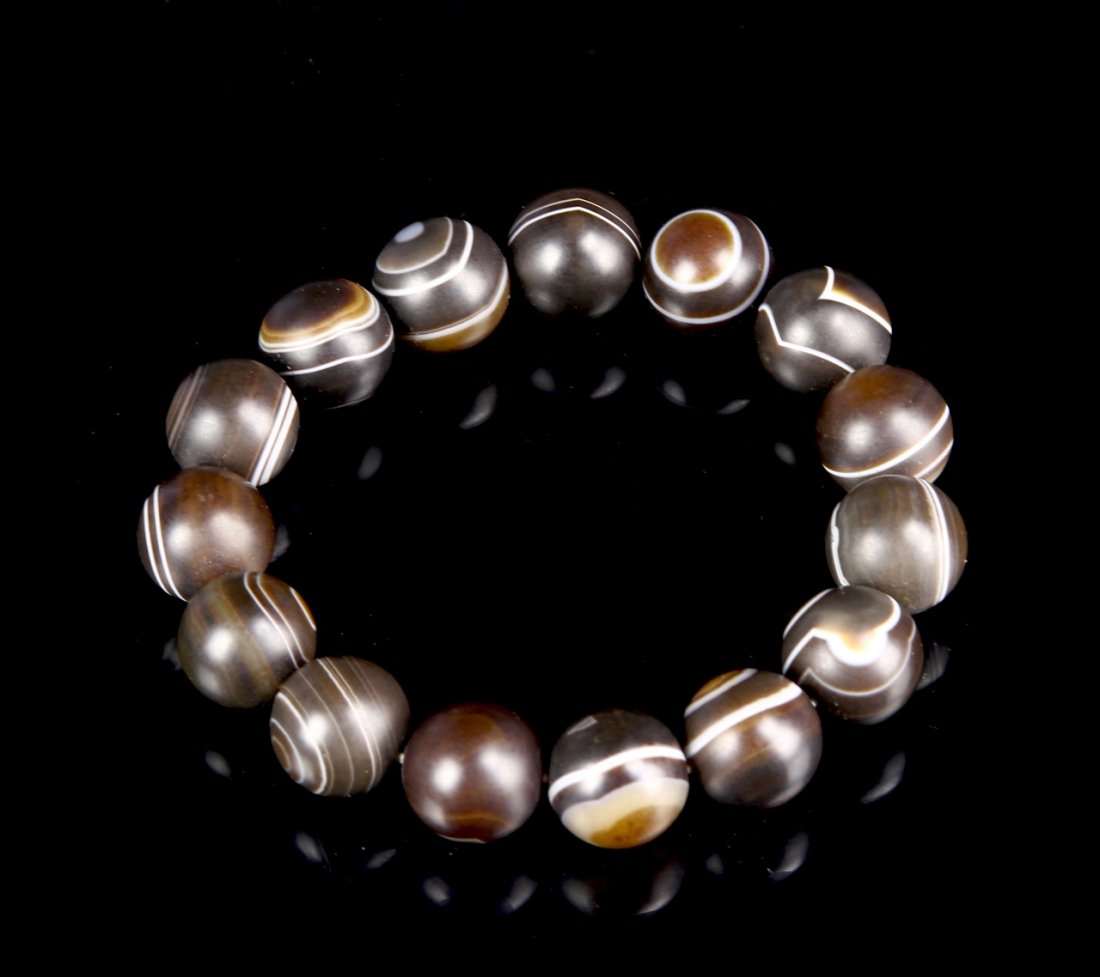 Chinese Tibetan Z Bead Necklace (1 of 2)