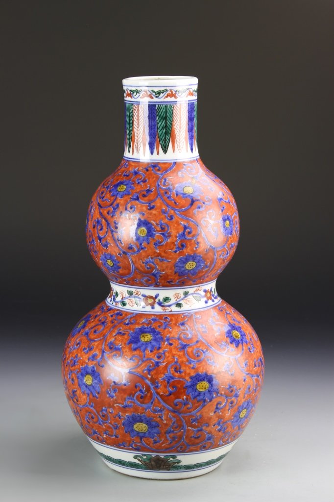 Chinese Wucai Gourd Vase (1 of 6)