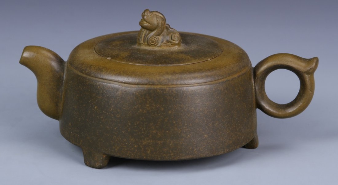 Chinese Yixing Teapot (1 of 3)
