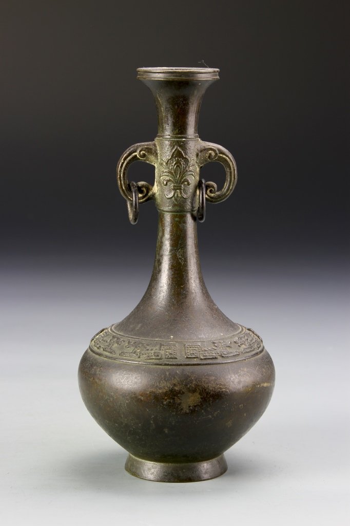 Chinese Antique Bronze Vase (1 of 2)