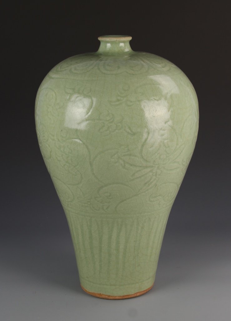 Chinese Lungquan Ware Vase (1 of 3)