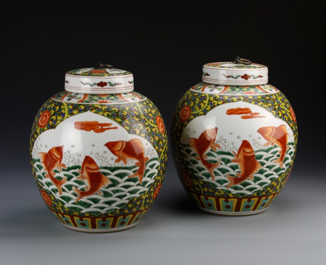 A Pair Of Chinese Wucai Jars (1 of 4)