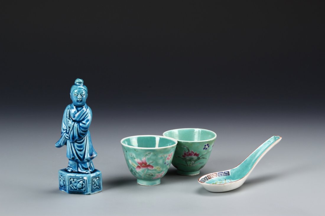 Chinese Four Export Porcelain Items (1 of 4)