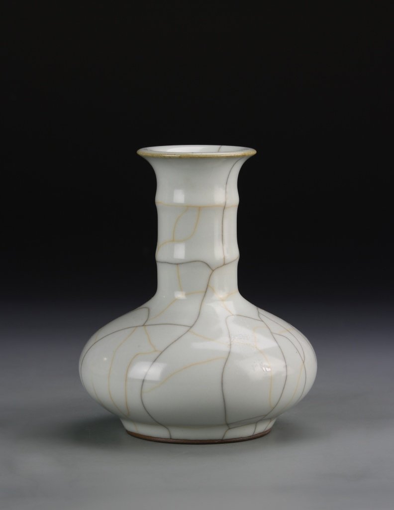 Chinese Ge Yao Ware Vase (1 of 2)