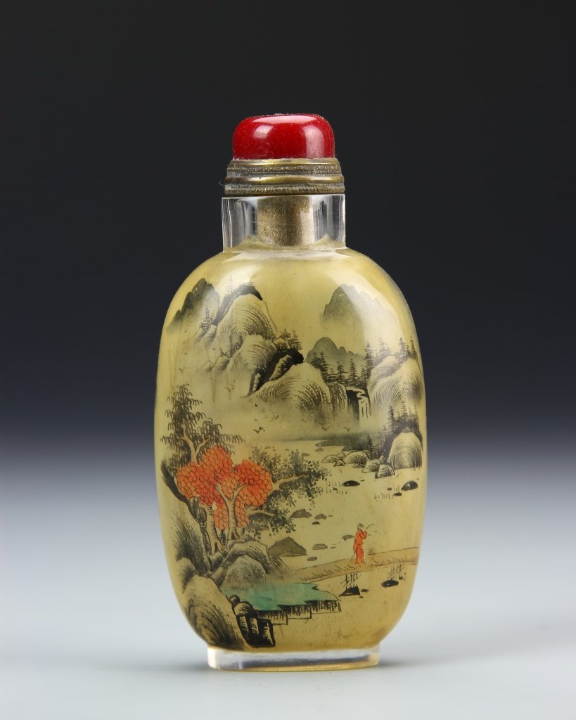 Chinese Peking Glass Snuff Bottle (1 of 4)