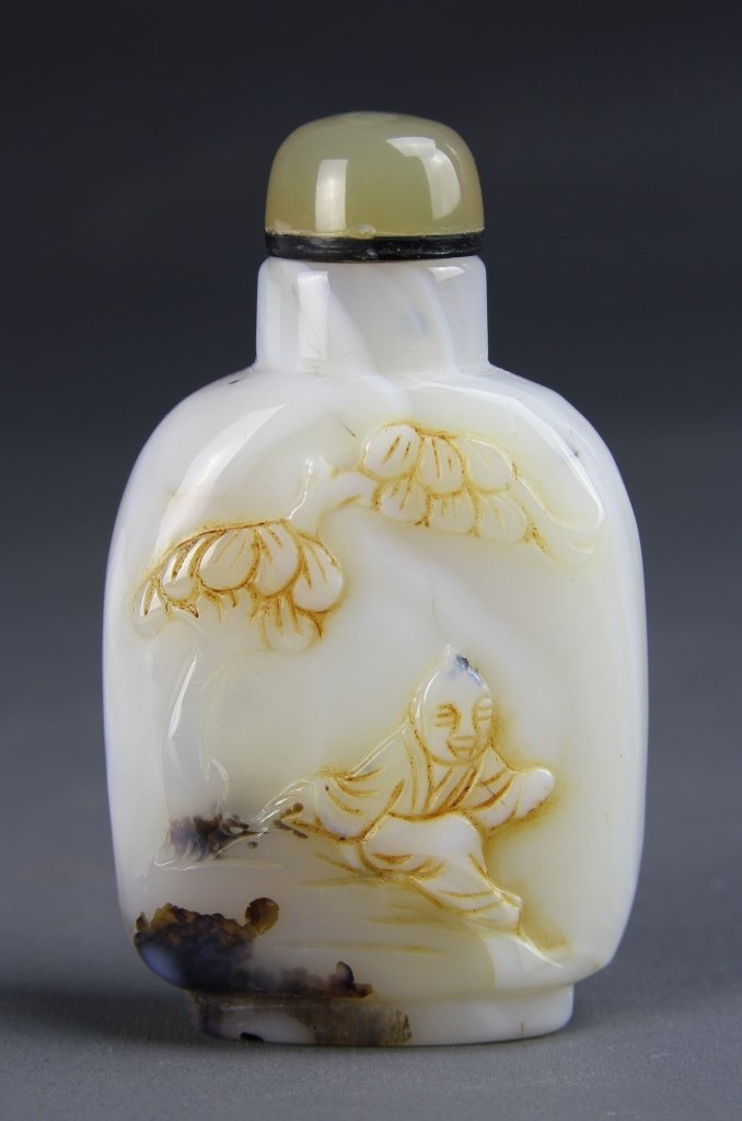Chinese Agate Snuff Bottle (1 of 1)