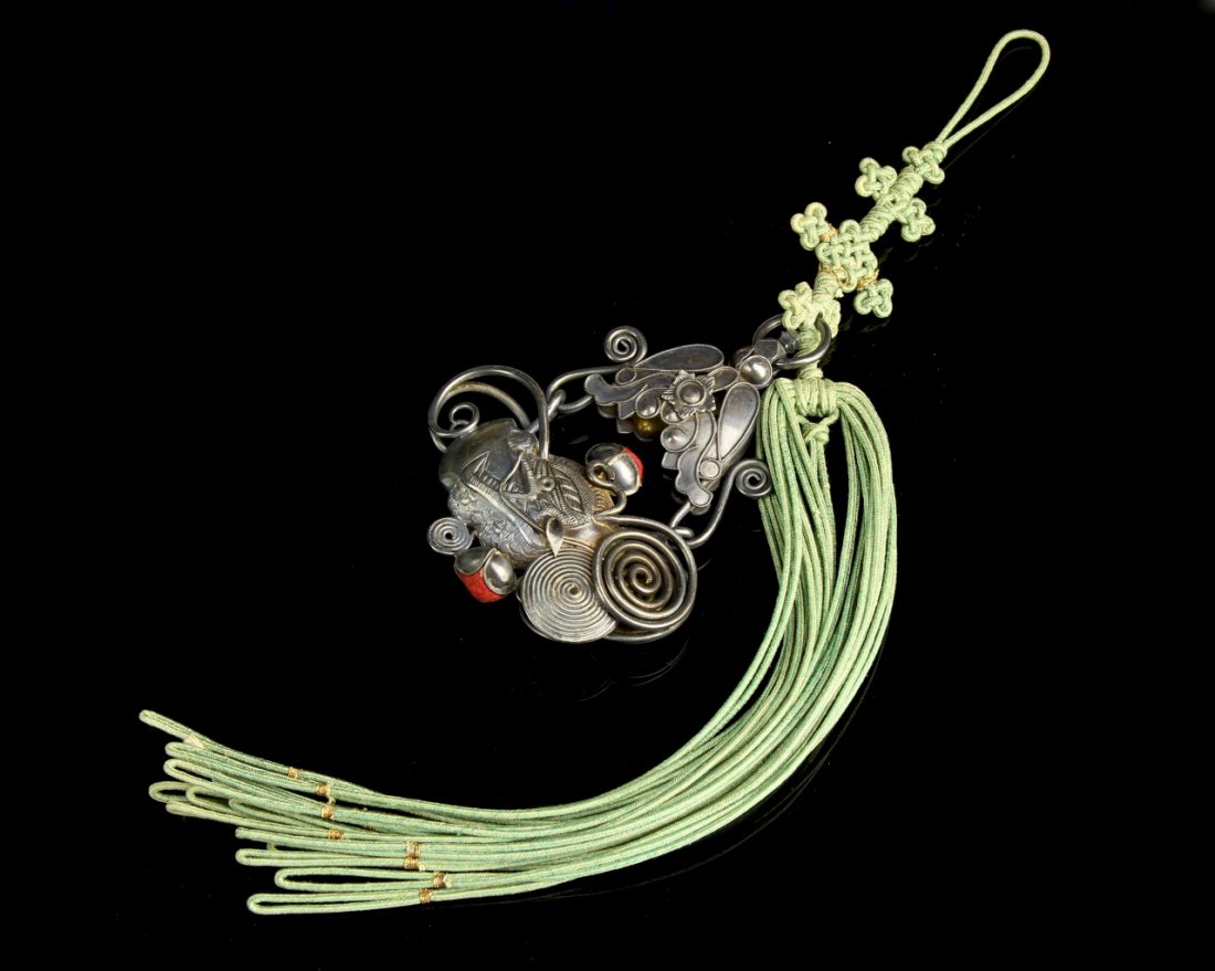 Chinese Silver Dragon Ornament (1 of 2)
