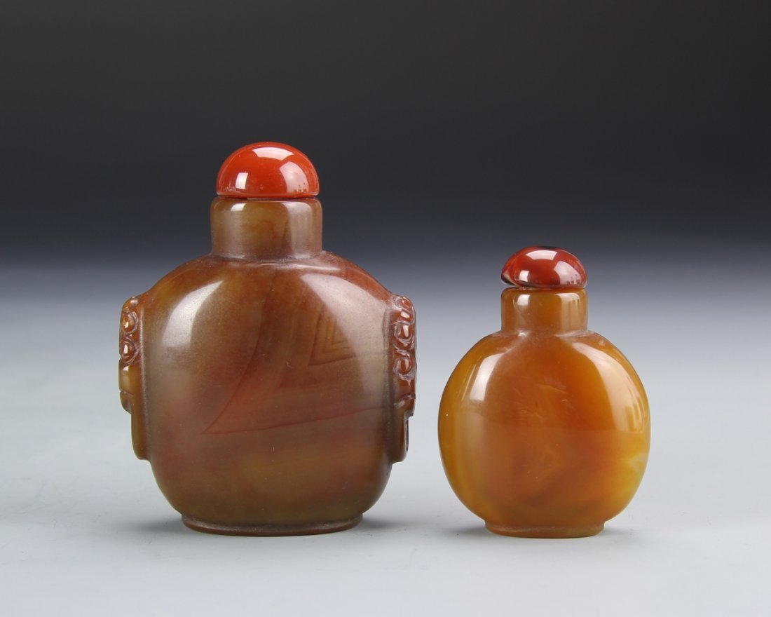 Two Chinese Agate Snuff Bottles (1 of 3)