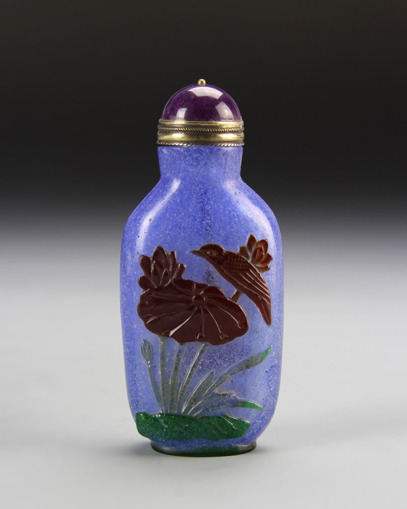 Chinese Peking Glass Snuff Bottle (1 of 3)