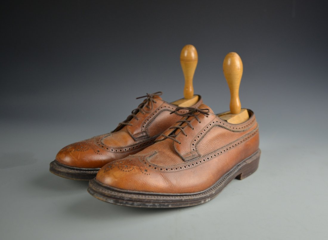 Vintage Shoes: Vintage, size 12, men's wing tip shoes by French Shiner. Size 12.