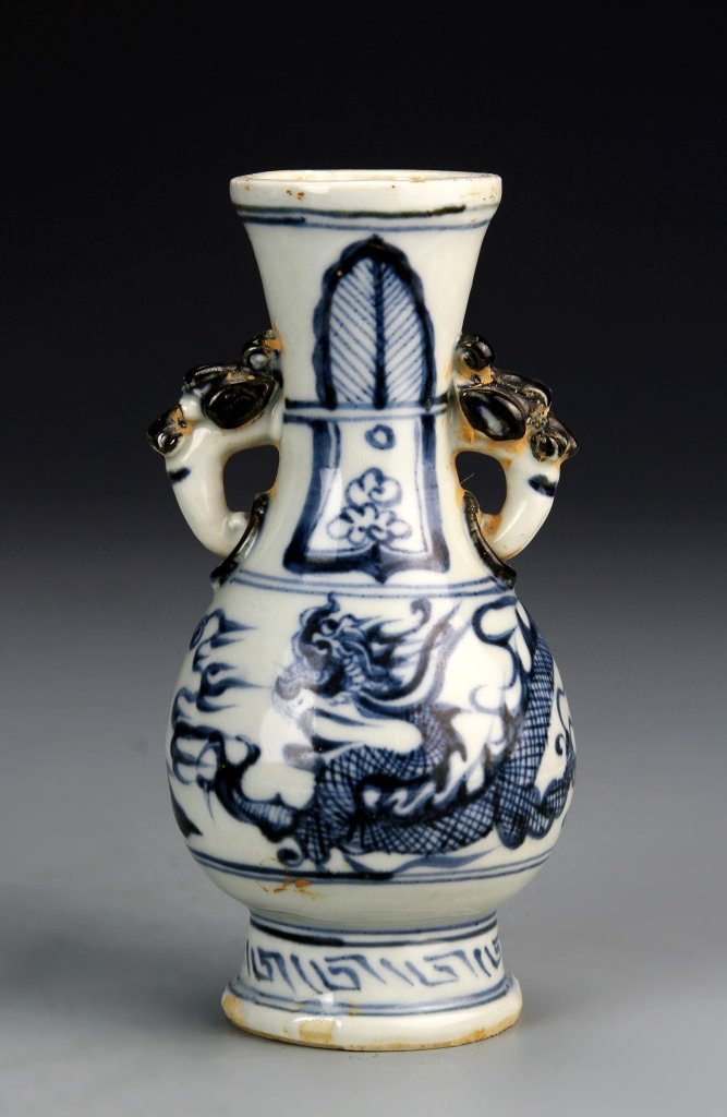 Chinese Blue and White Dragon Vase (1 of 1)