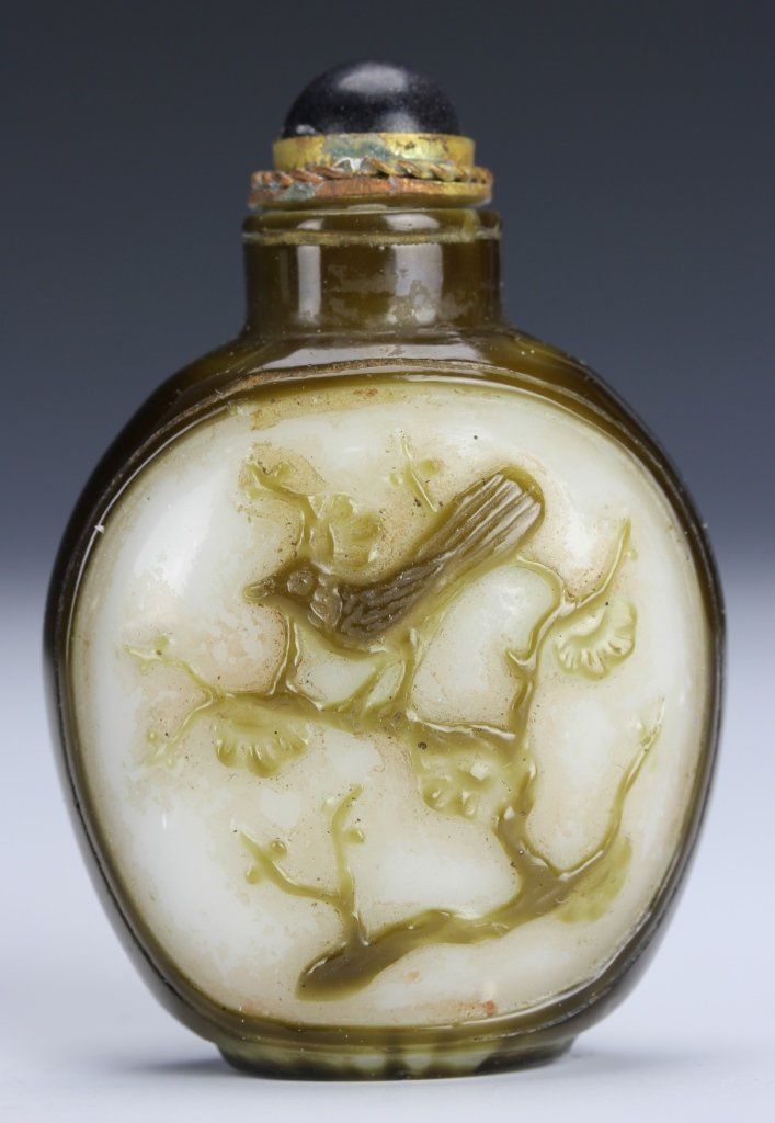 Chinese Peking Glass Snuff Bottle (1 of 4)