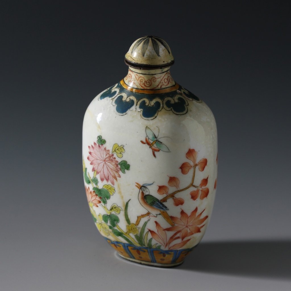 Chinese Enamel Snuff Bottle (1 of 4)