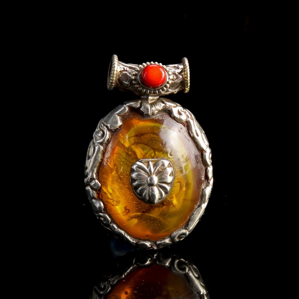 Chinese Amber and Silver Pendant (1 of 2)
