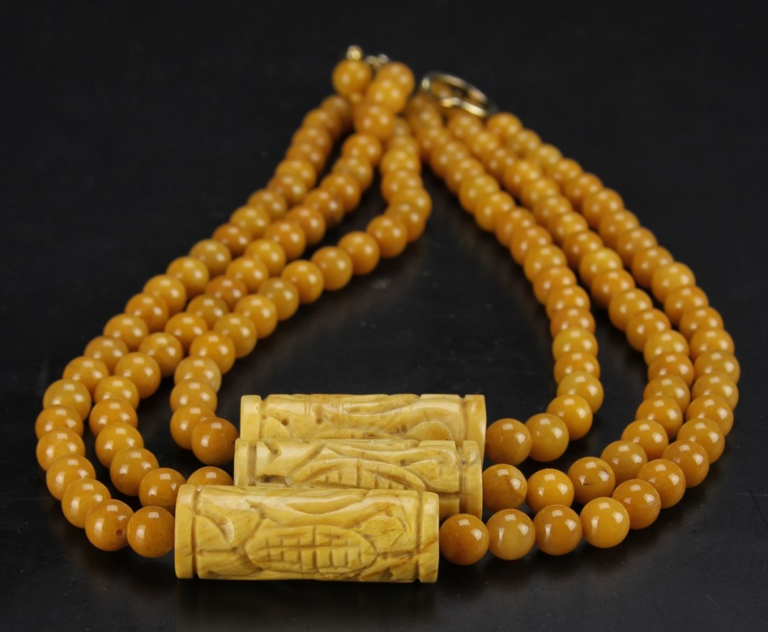 Chinese Agate Beaded Necklace (1 of 1)