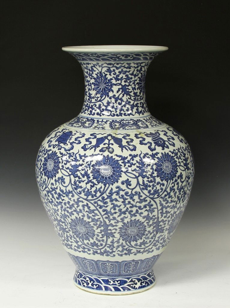 Chinese Blue and White Vase (1 of 1)