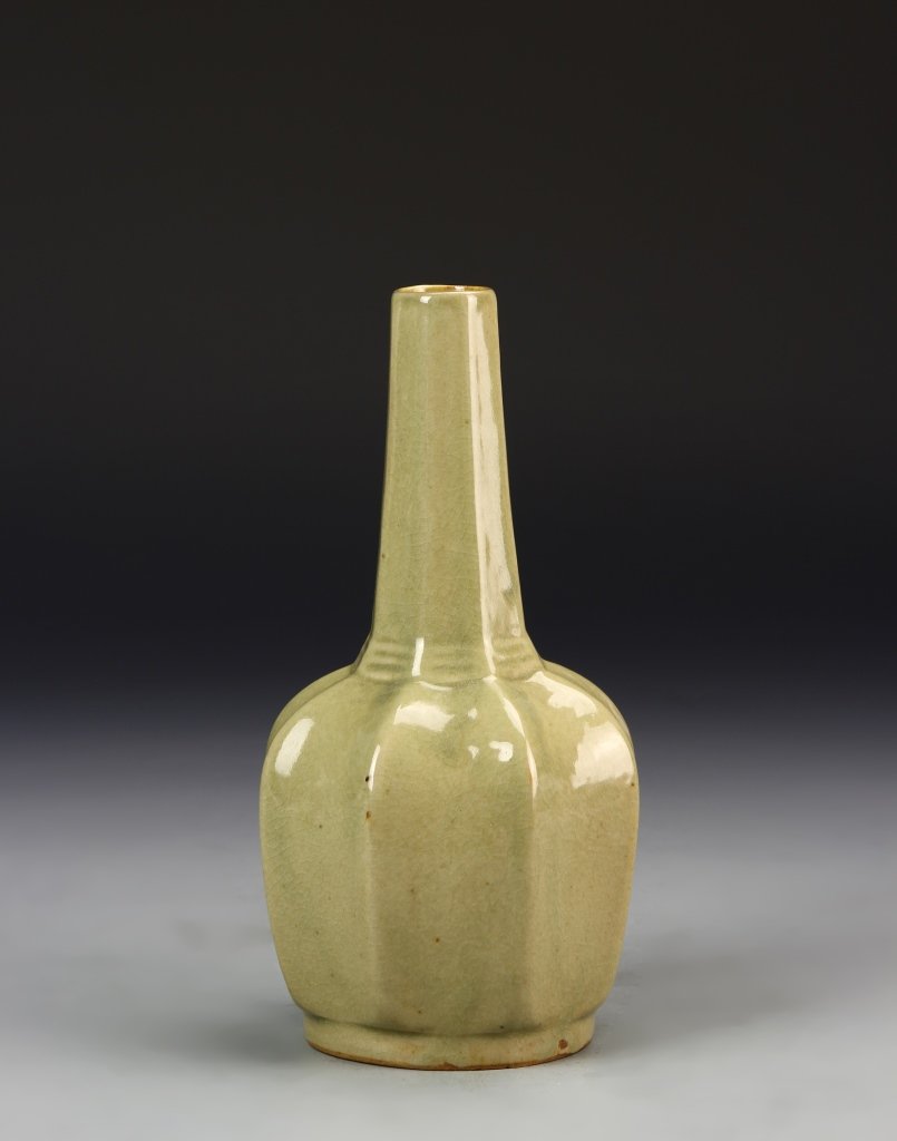 Chinese Yue Yao Vase (1 of 4)