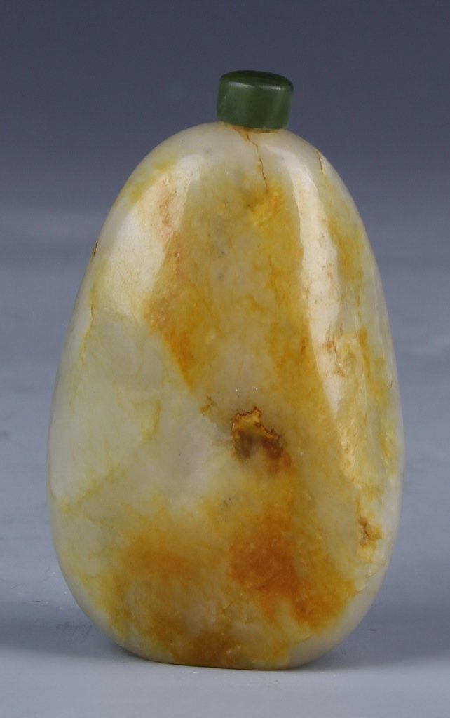 Chinese Jade Pebble Snuff Bottle (1 of 2)