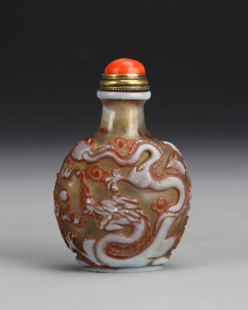 Chinese Peking Glass Snuff Bottle (1 of 3)